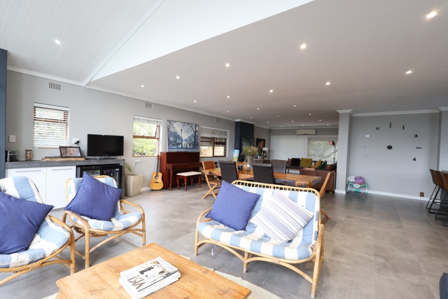 5 Bedroom Property for Sale in Vierlanden Western Cape